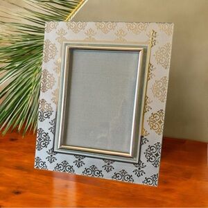 LENOX Newport Galerie 5x7 Picture Frame – Silver & Frosted Glass Design